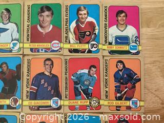 MaxSold Auction: Lot of 24 O-Pee- Chee 1971/72 Hockey Cards ( Esposito-Ulmon ) - Ajax (Ontario, Canada) SELLER MANAGED Reseller Online Auction - Pickering Beach Road