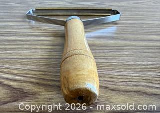 MaxSold Auction: Vintage Lint Remover - Los Altos (California, USA) SELLER MANAGED Estate Sale Online Auction - Holt Avenue