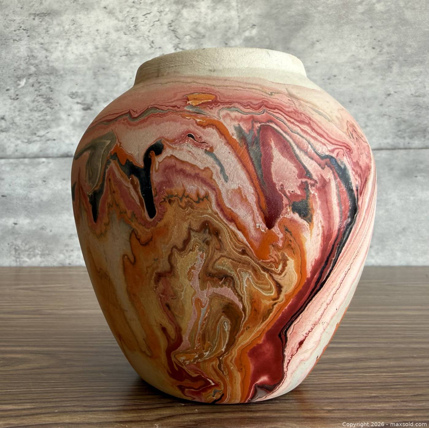 Nemadji marbled ceramic vase 4.75 in | Maxsold