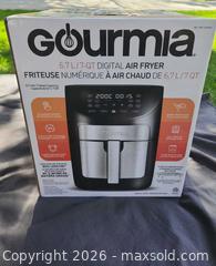 MaxSold Auction: Gourmia 6.7 L (7 QT) Digital Air Fryer — Stainless Steel/Black - Toronto (Ontario, Canada) SELLER MANAGED Downsizing Online Auction - Valecrest Drive