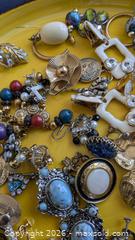 MaxSold Auction: Earrings Lot  - Cambridge (Ontario, Canada) SELLER MANAGED Reseller Online Auction - Dakin Crescent