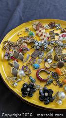 MaxSold Auction: Earrings Lot - Cambridge (Ontario, Canada) SELLER MANAGED Reseller Online Auction - Dakin Crescent