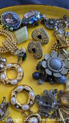 MaxSold Auction: Earrings Lot  - Cambridge (Ontario, Canada) SELLER MANAGED Reseller Online Auction - Dakin Crescent