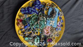 MaxSold Auction: Jewelry Bag  - Cambridge (Ontario, Canada) SELLER MANAGED Reseller Online Auction - Dakin Crescent