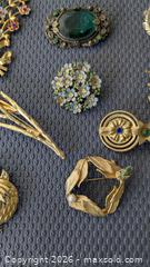 MaxSold Auction: Lot of Brooches  - Cambridge (Ontario, Canada) SELLER MANAGED Reseller Online Auction - Dakin Crescent