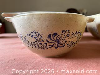 MaxSold Auction: Pyrex 4-Piece Nesting Tempered Glass Bowl Set, Blue Floral - San Jose (California, USA) SELLER MANAGED Estate Sale Online Auction - Sproul Court