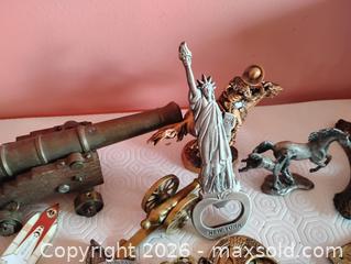MaxSold Auction: Various keychains, coins and ornaments  - North Dundas (Ontario, Canada) SELLER MANAGED Estate Sale Online Auction - Nation Valley Road