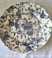 MaxSold Auction: One (1) Russian lacquer miniature plate + (3) Vintage Ravensdale Pottery plate - Ottawa (Ontario, Canada) SELLER MANAGED Downsizing Online Auction -  Woodpark Way