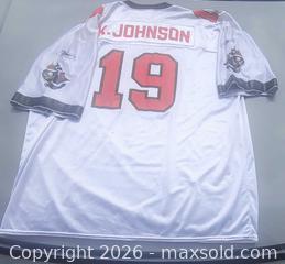 MaxSold Auction: Reebok Tampa Bay Buccaneers Keyshawn Johnson #19 NFL Reebok White Jersey size XXL NWT - Ottawa (Ontario, Canada) SELLER MANAGED Downsizing Online Auction -  Woodpark Way