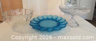 MaxSold Auction: Glass Bowls/Plate - Los Angeles (California, USA) PARTNER MANAGED Downsizing Online Auction - Sapphire Drive