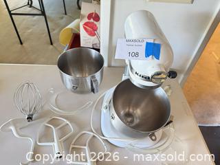 MaxSold Auction: KitchenAid Heavy Duty Bowl-Lift Stand Mixer, 5 qt, White - Los Angeles (California, USA) PARTNER MANAGED Downsizing Online Auction - Sapphire Drive