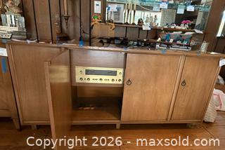MaxSold Auction: Mid Century Fisher Model 800-B Wood Veneer Stereo Console/Credenza - Los Angeles (California, USA) PARTNER MANAGED Downsizing Online Auction - Sapphire Drive