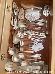 MaxSold Auction: Mixed Flatware & Serving Pieces with Mother-of-Pearl and Porcelain - Los Angeles (California, USA) PARTNER MANAGED Downsizing Online Auction - Sapphire Drive
