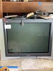 MaxSold Auction: Sony Trinitron 25–27 inch CRT TV - Los Angeles (California, USA) PARTNER MANAGED Downsizing Online Auction - Sapphire Drive