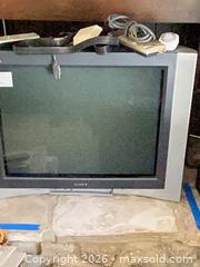 MaxSold Auction: Sony Trinitron 25–27 inch CRT TV - Los Angeles (California, USA) PARTNER MANAGED Downsizing Online Auction - Sapphire Drive