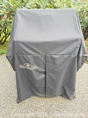 MaxSold Auction: Napoleon Rogue 3-Burner Gas Grill - Saanich (British Columbia, Canada) PARTNER MANAGED Moving Online Auction - Valewood Trail