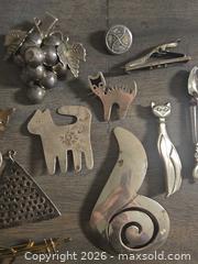 MaxSold Auction: Mixed Brooches & Pins Lot, 14 Pieces Sterling Silver .925 - Los Angeles (California, USA) PARTNER MANAGED Moving Online Auction - W 36th Street (CONDO)