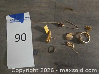 MaxSold Auction: Mixed Loose 10K Yellow Gold SCRAP Jewelry Lot - Rings, Chains, Pendants  - Los Angeles (California, USA) PARTNER MANAGED Moving Online Auction - W 36th Street (CONDO)