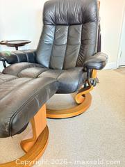 MaxSold Auction: Black Genuine Leather Swivel Recliner with Ottoman B - Ottawa (Ontario, Canada) PARTNER MANAGED Downsizing Online Auction - Dorothea Drive