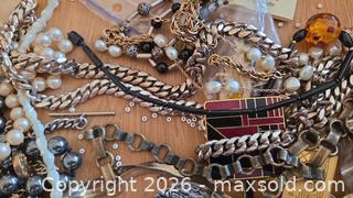 MaxSold Auction: Mixed Costume Jewelry Lot - Necklaces, Bracelets, Charms A - Ottawa (Ontario, Canada) PARTNER MANAGED Downsizing Online Auction - Dorothea Drive