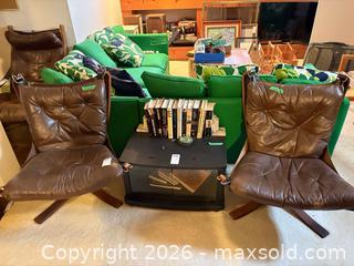 MaxSold Auction: Pair of Brown Leather Mid-Century Modern Wood Frame Lounge Chairs B - Ottawa (Ontario, Canada) PARTNER MANAGED Downsizing Online Auction - Dorothea Drive
