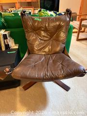 MaxSold Auction: Pair of Brown Leather Mid-Century Modern Wood Frame Lounge Chairs B - Ottawa (Ontario, Canada) PARTNER MANAGED Downsizing Online Auction - Dorothea Drive