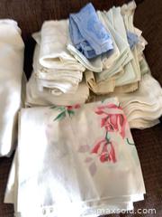 MaxSold Auction: Mixed White & Floral Linen Set — Tablecloths, Napkins, Fitted Sheet - Denver (Colorado, USA) PARTNER MANAGED Estate Sale Online Auction - Fenton Street