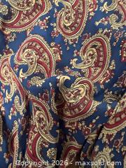 MaxSold Auction: Set of 3 Long Rectangle Silk-Like & Lightweight Knit Scarves - Toronto (Ontario, Canada) SELLER MANAGED Downsizing Online Auction - Davenport Road (CONDO)