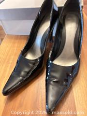 MaxSold Auction: Women's Black Patent Leather Stiletto Pumps Size 8 - Toronto (Ontario, Canada) SELLER MANAGED Downsizing Online Auction - Davenport Road (CONDO)