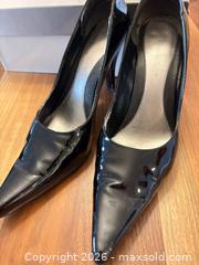 MaxSold Auction: Women's Black Patent Leather Stiletto Pumps Size 8 - Toronto (Ontario, Canada) SELLER MANAGED Downsizing Online Auction - Davenport Road (CONDO)
