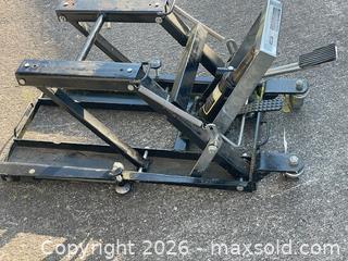 MaxSold Auction: Larin 1500 lb Hydraulic Scissor Motorcycle/ATV Lift - Buford (Georgia, USA) SELLER MANAGED Downsizing Online Auction - Commerce Drive (STORAGE)