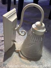 MaxSold Auction: Indoor wall lights  - Hamilton (Ontario, Canada) SELLER MANAGED Downsizing Online Auction - Bobalink Road.