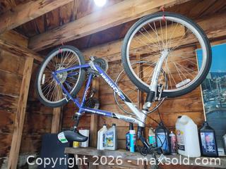 MaxSold Auction: Schwinn Santa Monica 27-inch Multi-Speed Bicycle D - Oro-Medonte (Ontario, Canada) Downsizing Online Auction - Ridge Road East