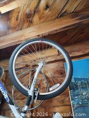 MaxSold Auction: Schwinn Santa Monica 27-inch Multi-Speed Bicycle D - Oro-Medonte (Ontario, Canada) Downsizing Online Auction - Ridge Road East