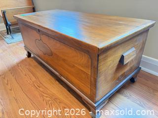 MaxSold Auction: Solid Wood Hope/Cedar Chest D - Oro-Medonte (Ontario, Canada) Downsizing Online Auction - Ridge Road East