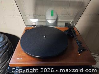 MaxSold Auction: TEAC TN-280BT Analog Turntable, Cherry B - Oro-Medonte (Ontario, Canada) Downsizing Online Auction - Ridge Road East