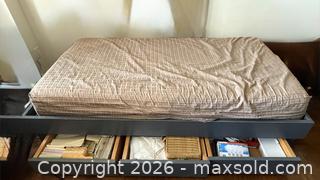 MaxSold Auction: Day Bed. - Toronto (Ontario, Canada) PARTNER MANAGED Estate Sale Online Auction - Prince Arthur Ave (CONDO)