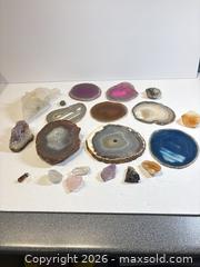 MaxSold Auction: Crystal and Stone Lot - Parksville (British Columbia, Canada) SELLER MANAGED Downsizing Online Auction - Roberton Boulevard