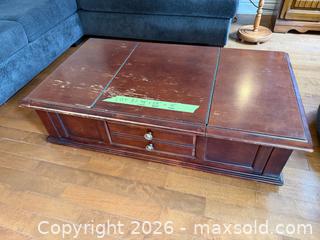 MaxSold Auction: Coffee Table - Oakville (Ontario, Canada) SELLER MANAGED Moving Online Auction - Hayhurst Crescent
