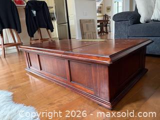MaxSold Auction: Coffee Table - Oakville (Ontario, Canada) SELLER MANAGED Moving Online Auction - Hayhurst Crescent