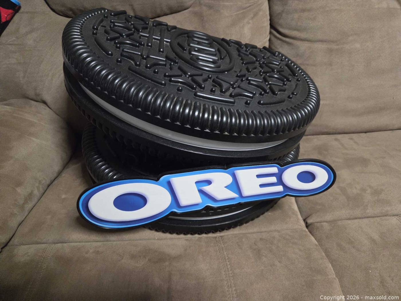 Oreo promotional cookie display stand | Maxsold