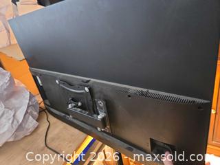 MaxSold Auction: TCL 43" 4K Roku TV - 3 HDMI Ports - Lakeland (Florida, USA) PARTNER MANAGED Downsizing Online Auction - Shore Acres Drive