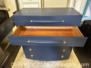 MaxSold Auction:  Vintage Knechtel Elegant Dresser - Burlington (Ontario, Canada) SELLER MANAGED Estate Sale Online Auction - Enfield Road Burlington
