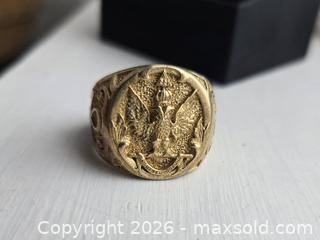 MaxSold Auction: 18K Gold Masonic Signet Ring w/ Gift Box - Ottawa (Ontario, Canada) SELLER MANAGED Downsizing Online Auction - Manotick Main Street