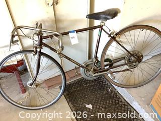MaxSold Auction: Schwinn Varsity Road Bike — Steel Frame, Medium (~54-56 cm) - Carson (California, USA) PARTNER MANAGED Estate Sale Online Auction -  South Perry Street