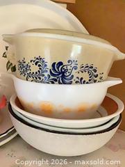 MaxSold Auction: Vintage Pyrex & Mixed Plastic Mixing Bowl Lot, 7+ Pieces - Carson (California, USA) PARTNER MANAGED Estate Sale Online Auction -  South Perry Street