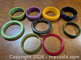 MaxSold Auction: Bakelite Bangle Bracelets + matching earrings. 9 bracelets in various colors - Ottawa (Ontario, Canada) SELLER MANAGED Downsizing Online Auction - St.-Denis Street