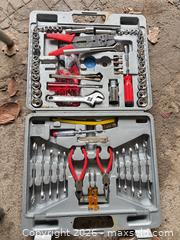 MaxSold Auction: Hand Tools & Small Ladder Lot with 2-Step Aluminum Ladder - London (Ontario, Canada) PARTNER MANAGED Moving Online Auction - Manchester Road