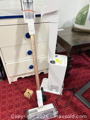 MaxSold Auction: Shark Detect Pro Cordless Stick Vacuum - London (Ontario, Canada) PARTNER MANAGED Moving Online Auction - Manchester Road