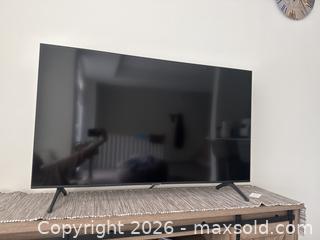 MaxSold Auction: 50" 4K (UHD) Black Television - Toronto (Ontario, Canada) SELLER MANAGED Moving Online Auction - Canon Jackson Drive